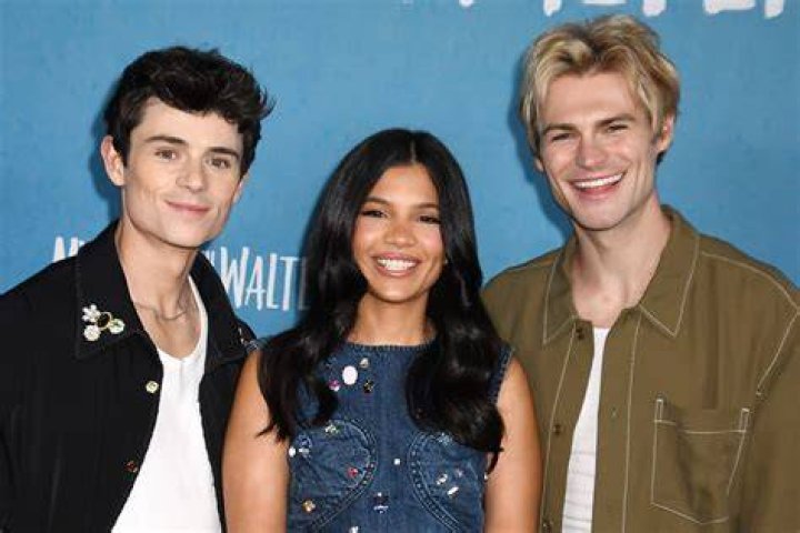nikki rodriguez, ashby gentry and noah lalonde Hottest celebrities