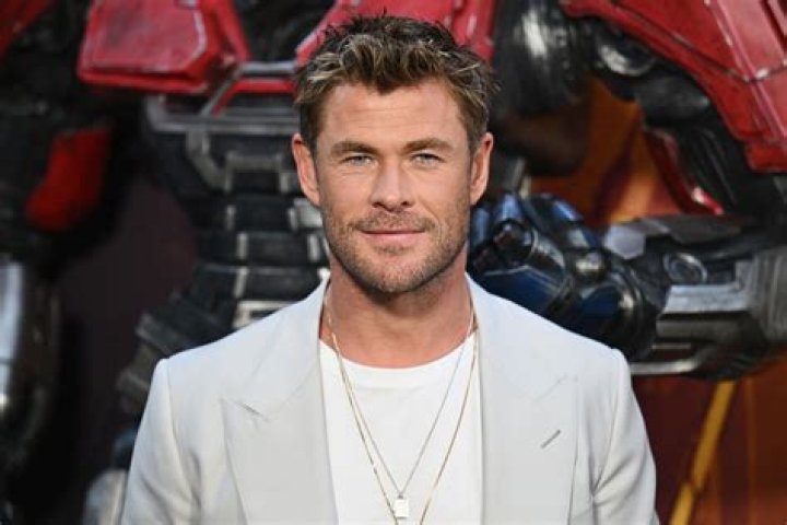One Of Chris Hemsworth's Worst Movies Is A Huge Hit On Netflix