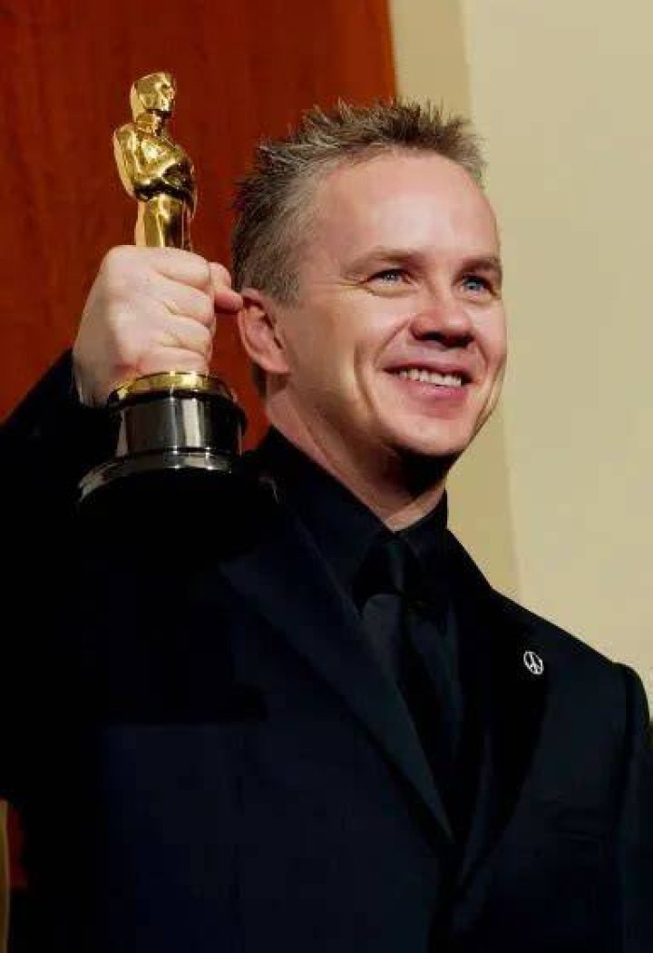 Oscars Rewind &mdash; 2004 Tim Robbins stands tall(est) with win Los