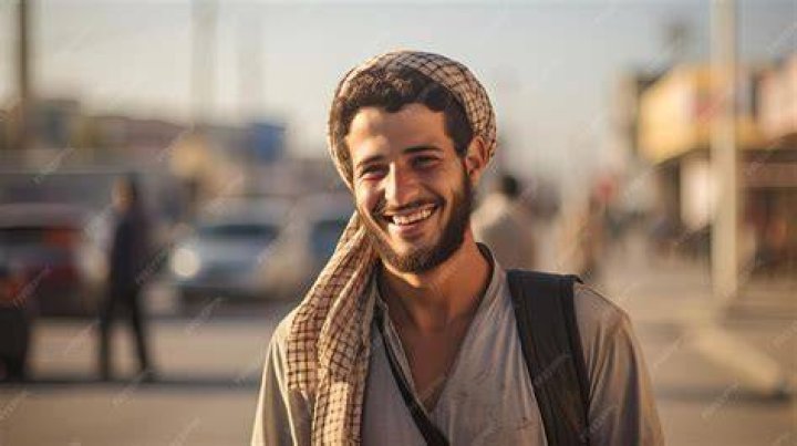 Palestinian Man Smiling [920x1200] Portrait, Palestine art, Native people