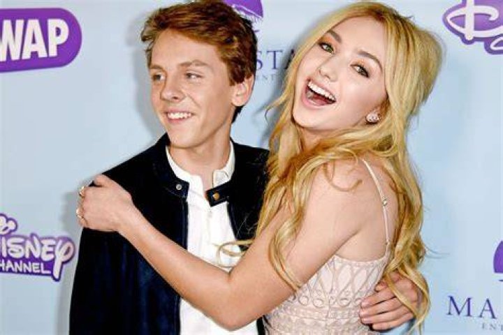 Peyton List Boyfriend Disney Star Is Dating Cameron Monaghan