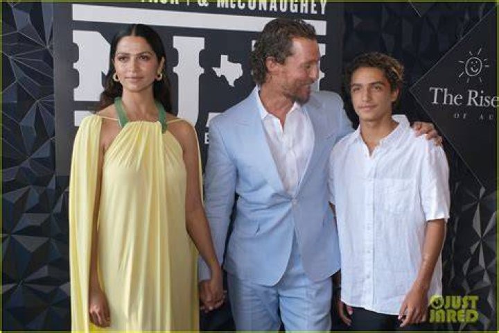 Photo levi mcconaughey parents matthew mcconaughey camila alves