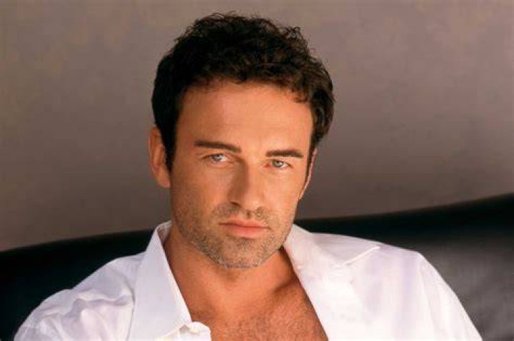 Pictures of Julian McMahon