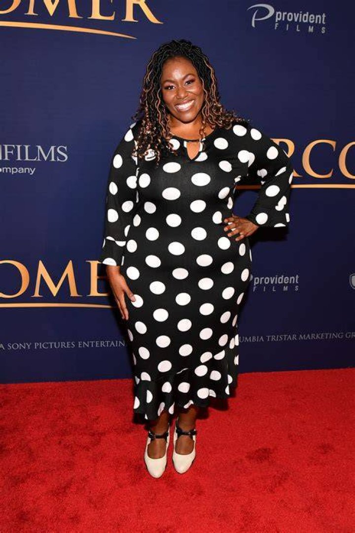 Pictures of Mandisa Hundley