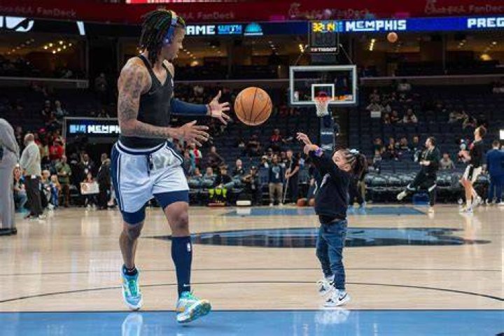 Prodigious Ja Morant's Kaari: A Basketball Masterpiece