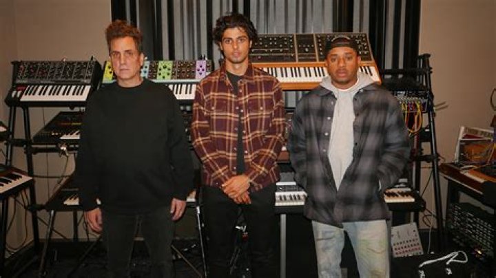 Producer Mike Dean Launches Apex Sound Label, Announces Sash as First