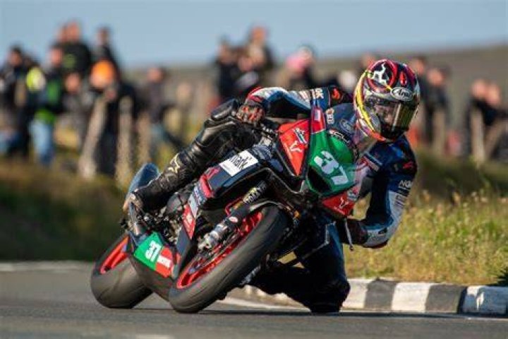 Ra&uuml;l Torras Mart&iacute;nez morre aos 46 anos no TT da Ilha de Man Not&iacute;cia