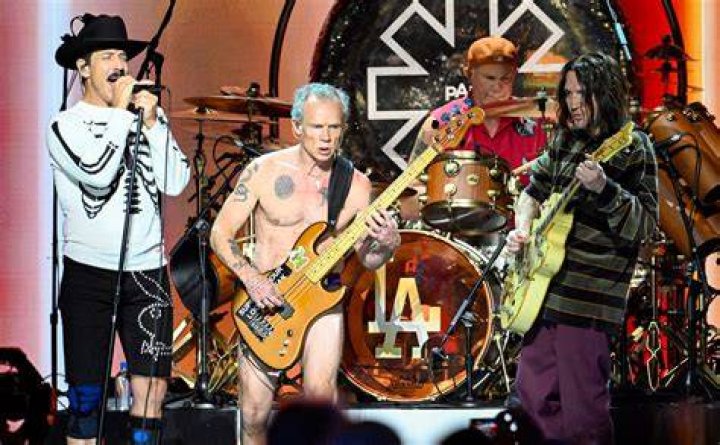 Red Hot Chili Peppers aşka geldi Dergy M&uuml;zik &middot; Sinema &middot; Etkinlik