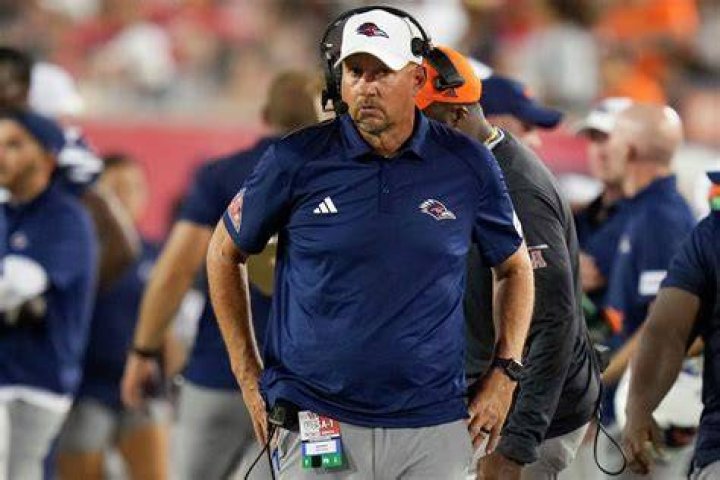Report UTSA coach Jeff Traylor interviews for Texas A&M job