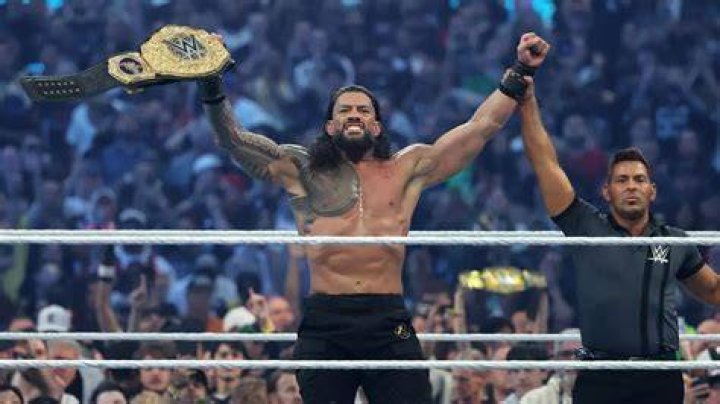 Roman Reigns wins title from Triple H at Wrestlemania 32 Wwe