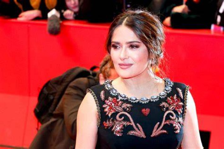 Salma Hayek, 54, continues to flaunt her bikini body Daily Mail Online