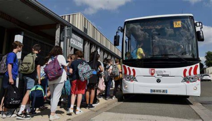 Savoie. Car scolaire coup&eacute; en deux par un train retour sur un