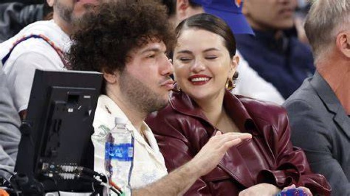 Selena Gomez Was Not Pregnant Rep Calls Report 100 Percent Fictional