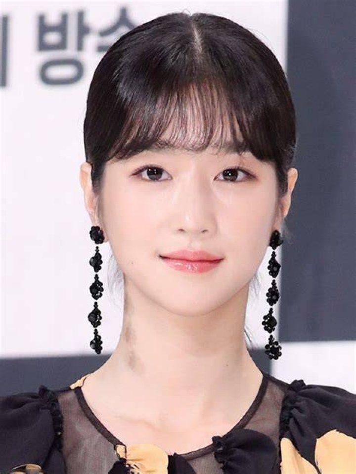 Seo Yea Ji Net Worth, Salary, Age, Height, Weight, Bio, Family, Career