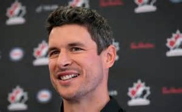 Sidney Crosby [2023 Update] Early Life, NHL ,Girlfriend & Net Worth