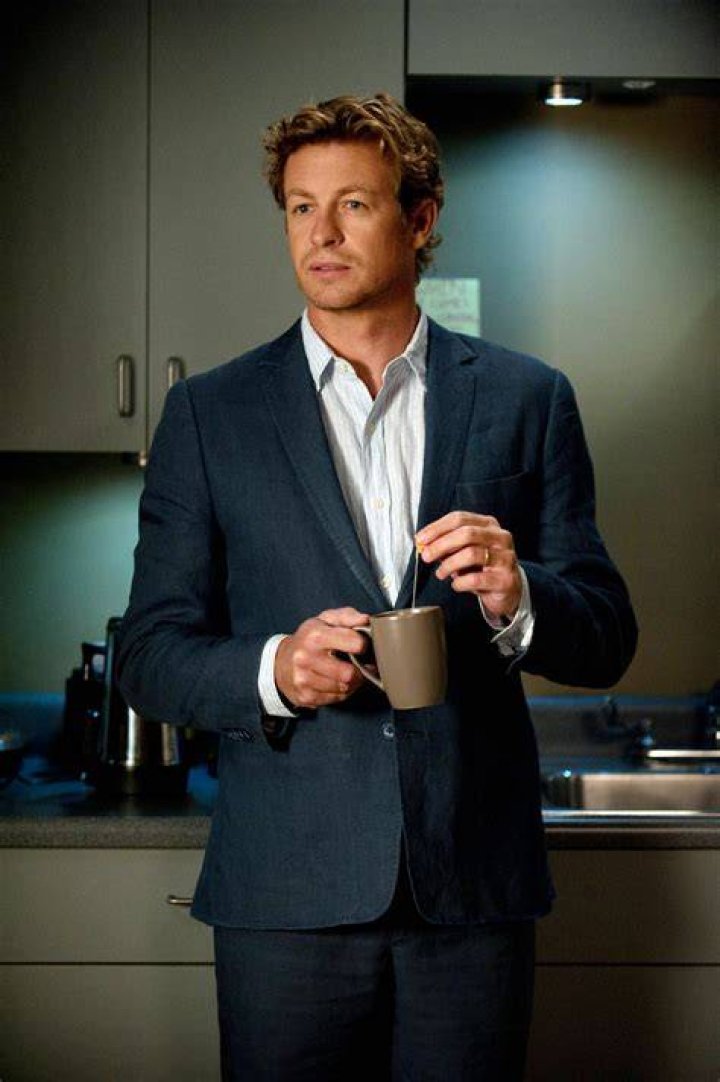 Simon Baker (The Mentalist) What happened to his face?
