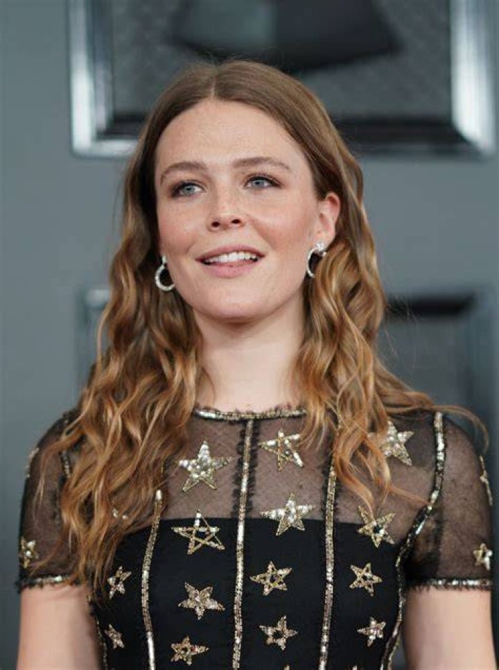 Singer Maggie Rogers to hold ‘warmup’ concert in central Pa.
