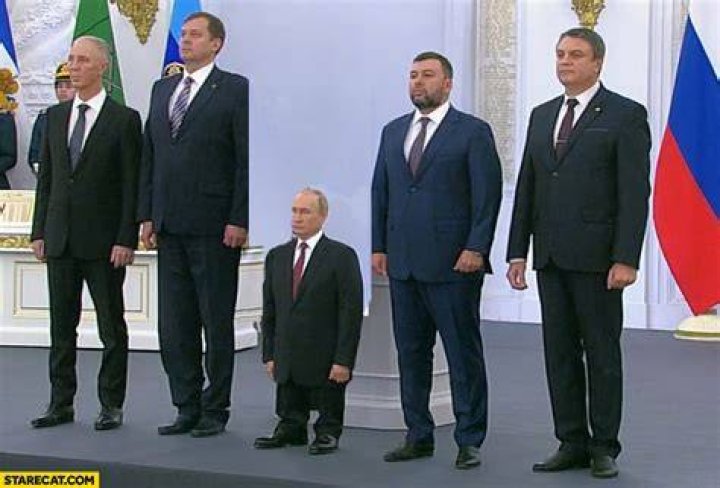 Small tiny short Putin dwarf