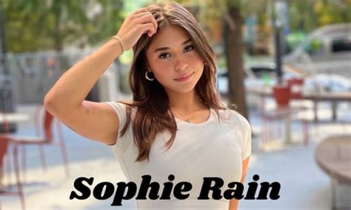 Sophie Rain Exudes Irresistible Beauty Through Enchanting Curves