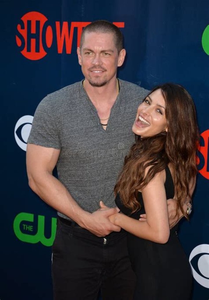 Steve Howey & Sarah Shahi Split After 11 Years of Marriage Photo