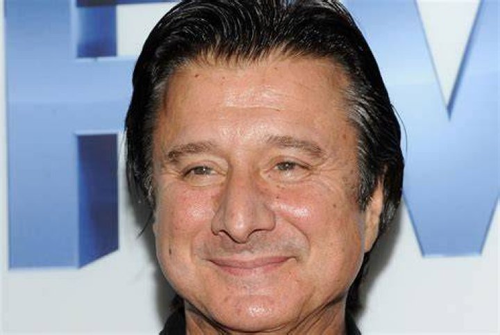 Steve Perry 2024 dating, net worth, tattoos, smoking & body facts Taddlr