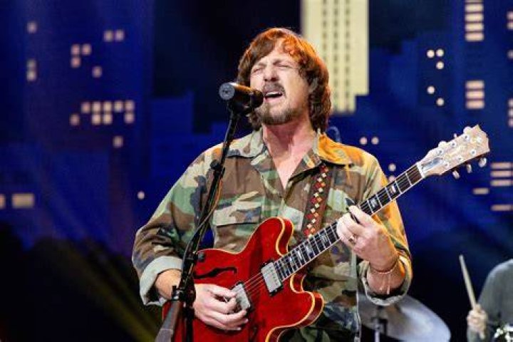 Sturgill Simpson sings "Oh Sarah" I Love You, America on Hulu YouTube