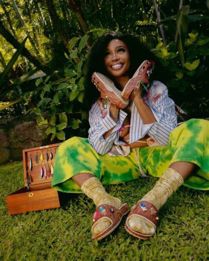 SZA Collabs With Crocs For A Y2K Collection TrendRadars