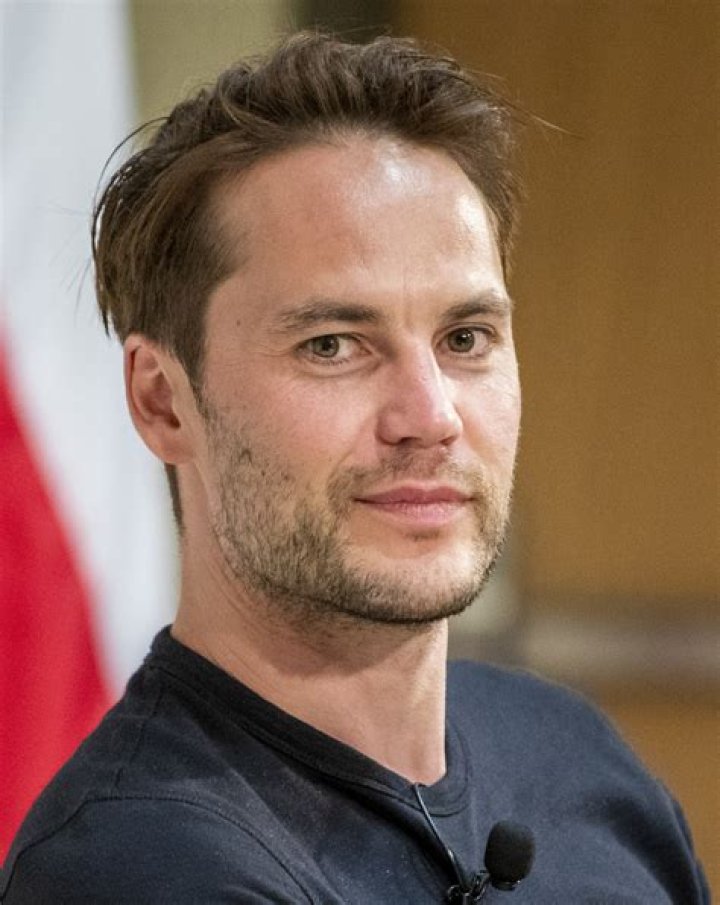 Taylor Kitsch erobert f&uuml;r Netflix den amerikanischen Westen Neues