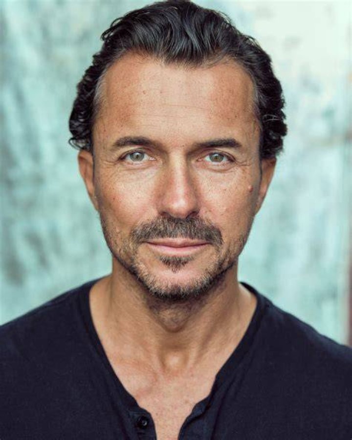 The Definitive Guide To William Abadie: A Hollywood Star