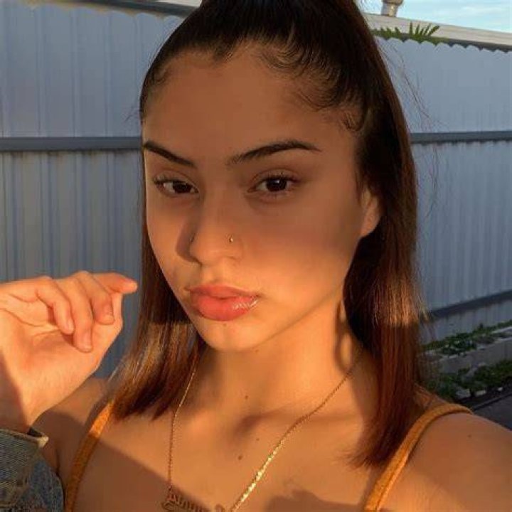 The Hottest Photos Of IG Model Grace Charis 12thBlog