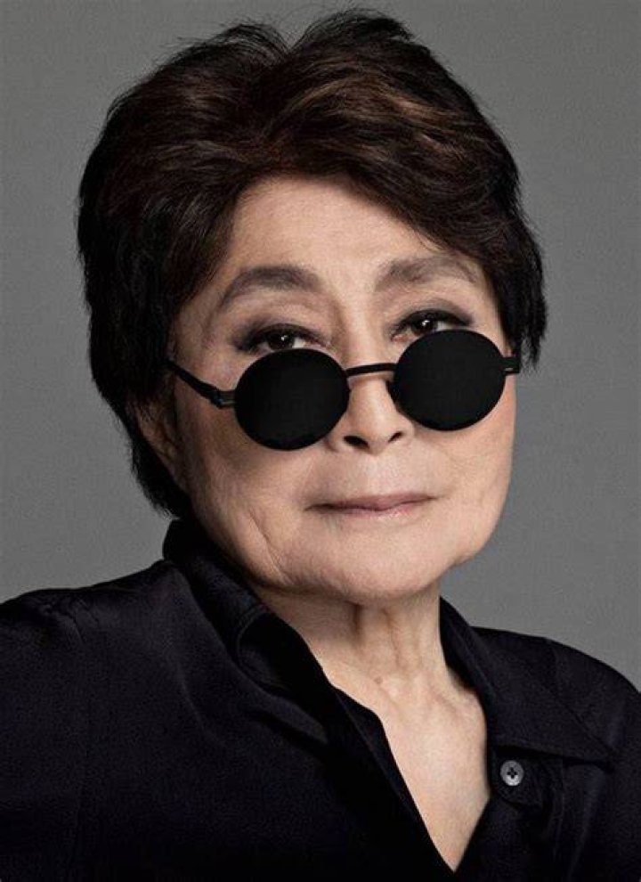 The Real Yoko Ono Những b&iacute; mật &iacute;t được biết đến Nhấn để kh&aacute;m ph&aacute;!