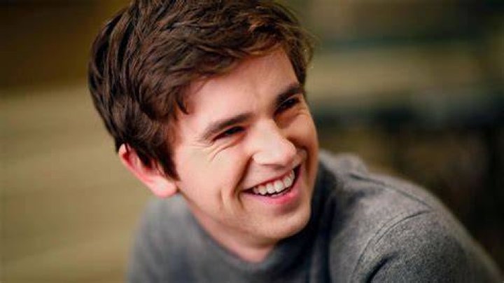 The Truth About Freddie Highmore And Dakota Fanning's Relationship