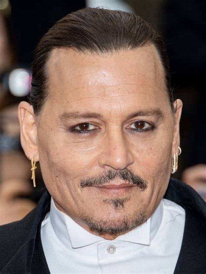 This is how Johnny Depp treats Hungarian crew members in Budapest