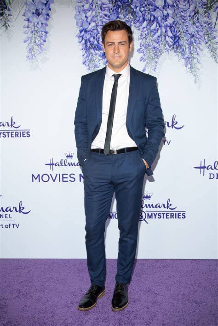 Tyler Hines stars in two Hallmark movies look for “Falling