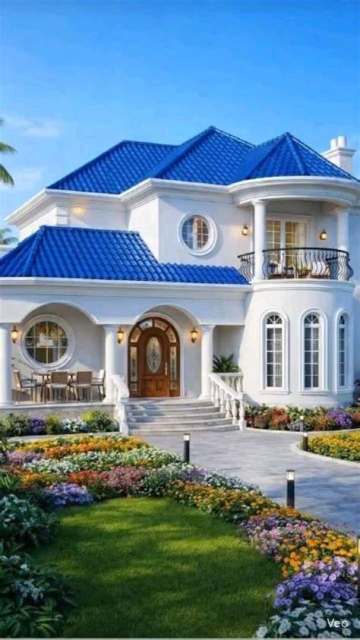 Unbelievable: Celebrities With Dreamy Blue Roof Mansions