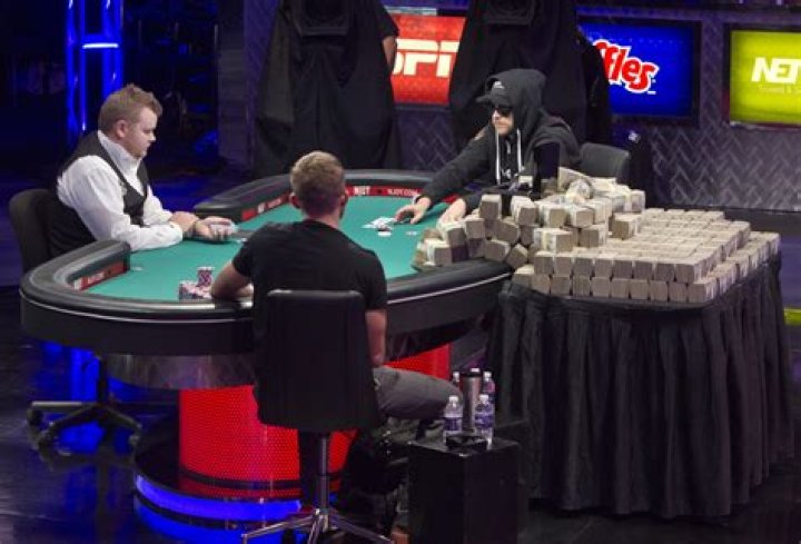 [US] Kid Poker (2015) Follow the winding career and personal life of
