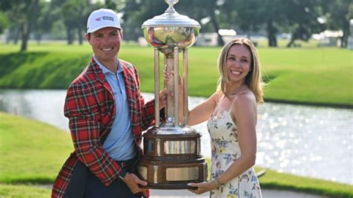 Viktor Hovland golfer, wife, net worth, salary, height, family, weight