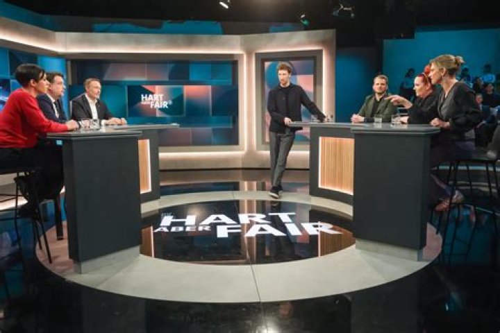 vorteilhaft Studio Sendung haf&thorn;&oacute;r j&uacute;l&iacute;us bj&ouml;rnsson basketball Betrug