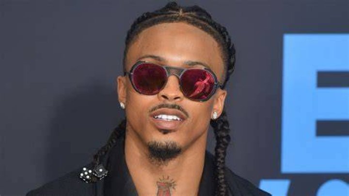 Watch August Alsina's Emotional Onstage Reunion with His Mother RapUp