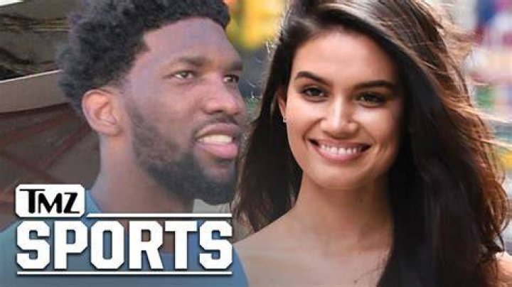 Watch Joel Embiid&rsquo;s GF Anne de Paula Have Wardrobe Malfunction During