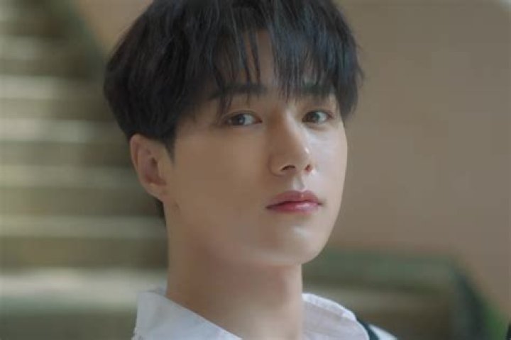 Watch Kim Myung Soo (INFINITE&rsquo;s L) Gifts Fans With MV For 1st Official