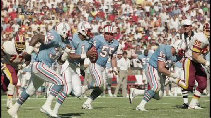 When Did The Houston Oilers Rename Themselves?
