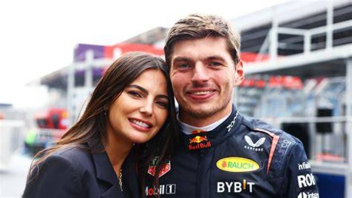 Who did Kelly Piquet have a child with?