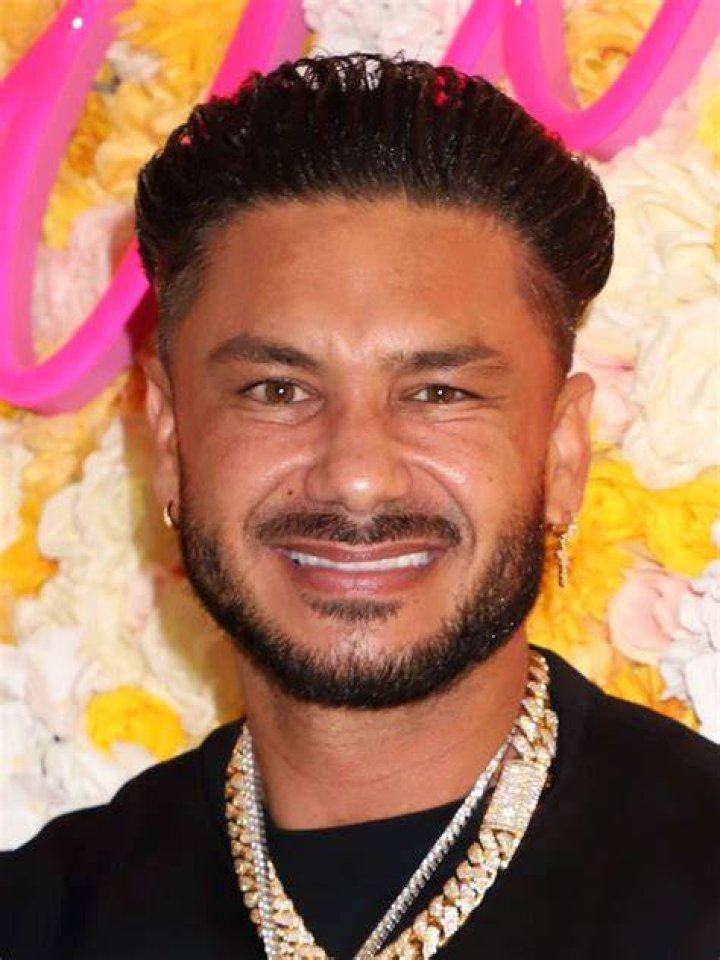Who is Pauly D? What could his net worth be? /Tecake