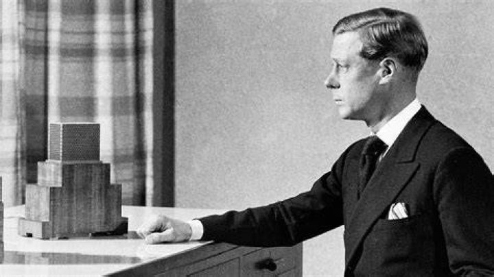 Why did Edward Viii abdicate from the throne?