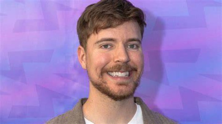 YouTuber MrBeast's Girlfriend Thea Booysen Says Dating Him Is "Like A